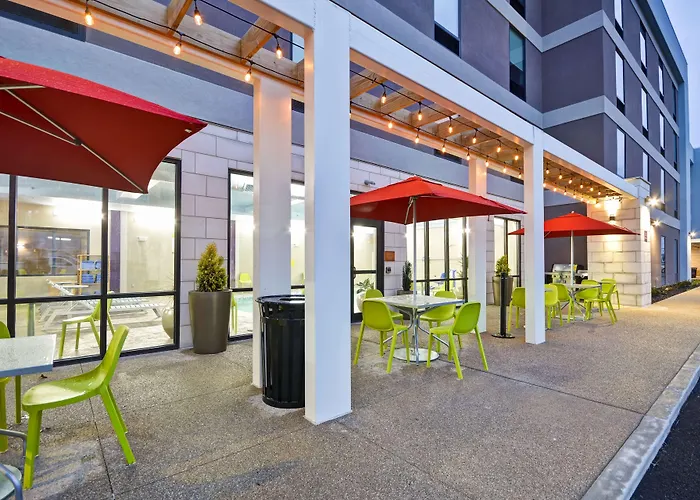 Hotel Home2 By Hilton Airport East Broad
