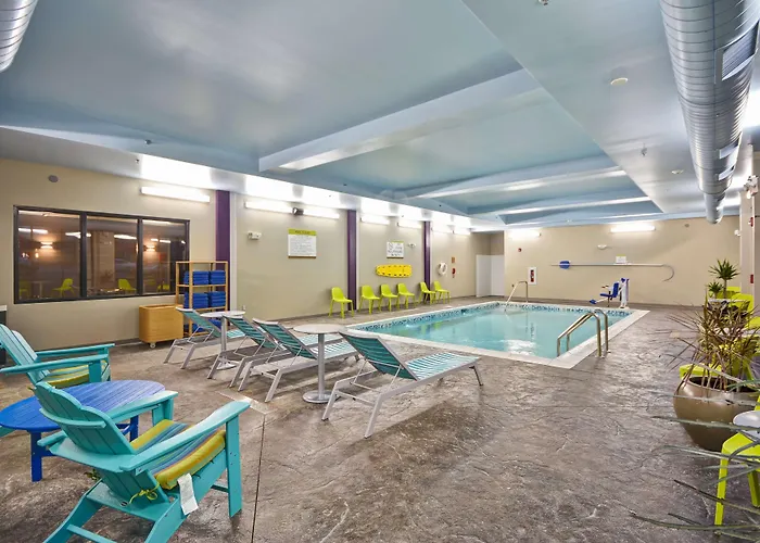 Hotel Home2 By Hilton Airport East Broad 3*