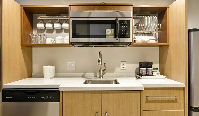 Home2 By Hilton Airport East Broad Hotel 3*